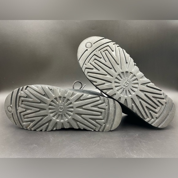 UGG Men's Neumel Boot Black Size 11 - Picture 3 of 9